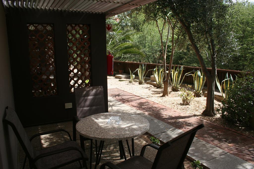 De Vagebond Hotel-Pension Windhoek Exterior foto